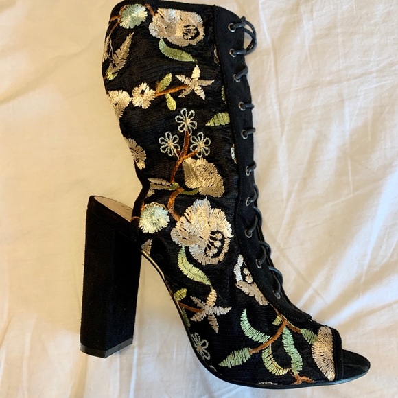 Flower Bootie - Picture 2 of 7